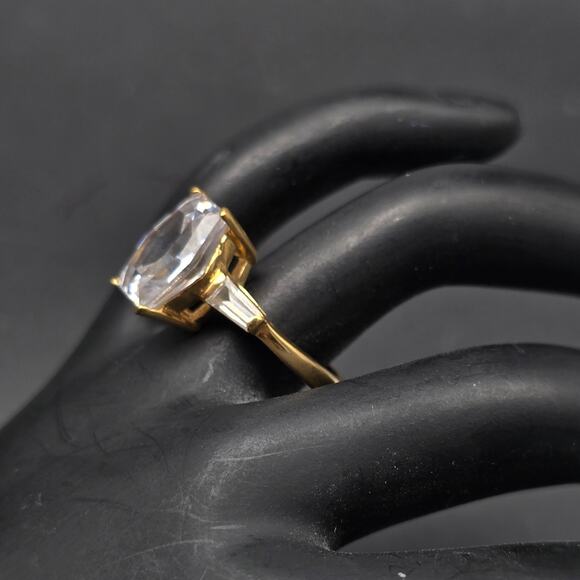 Cubic Zirconia Gold Tone Ring Size 7 Band Costume Jewelry - Picture 9 of 10